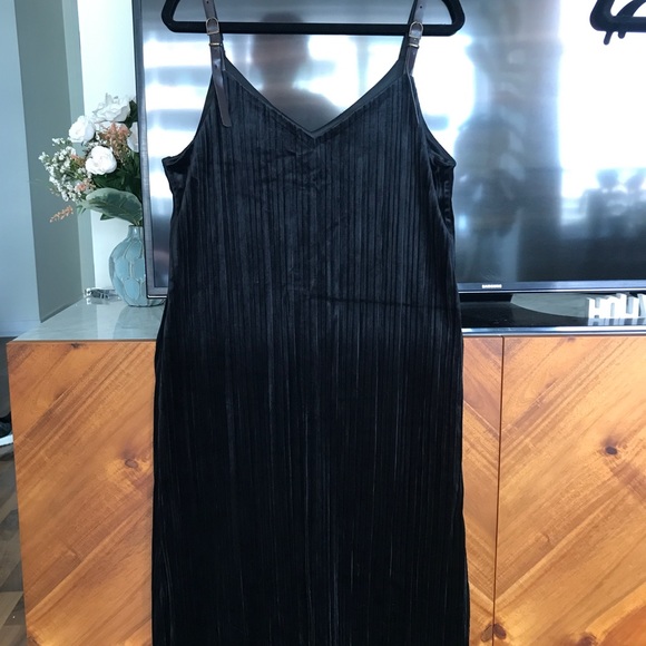 Midi Velvet Dress - Picture 2 of 3